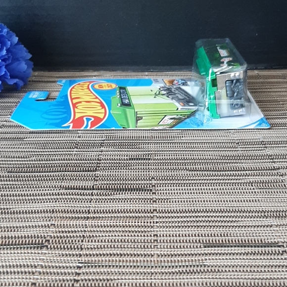 Hot Wheels Ain't Fare 2021 HW Metro Collection Diecast Car Bus - Picture 6 of 10